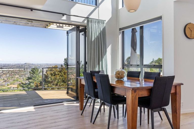 Photo of property in 110 Point View Drive, East Tamaki Heights, Auckland, 2016