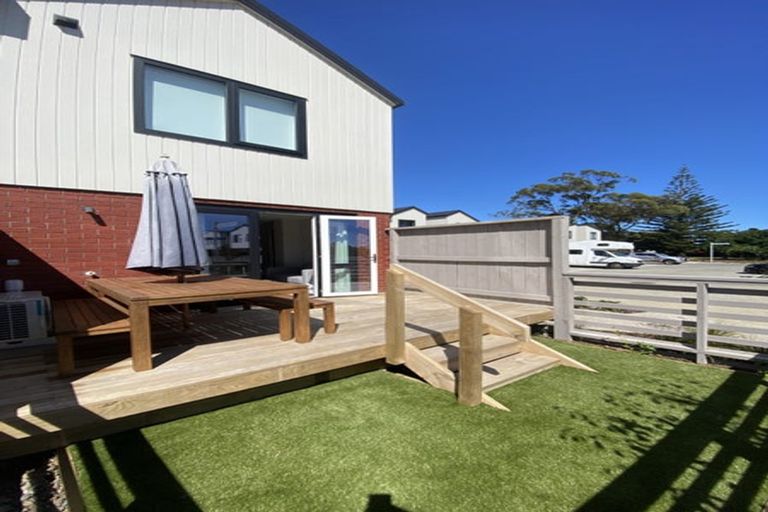 Photo of property in 112 Te Puketoka Lane, Mangere, Auckland, 2022