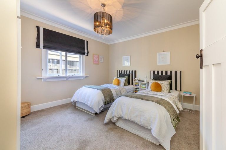 Photo of property in 16 Selwyn Crescent, College Estate, Whanganui, 4500