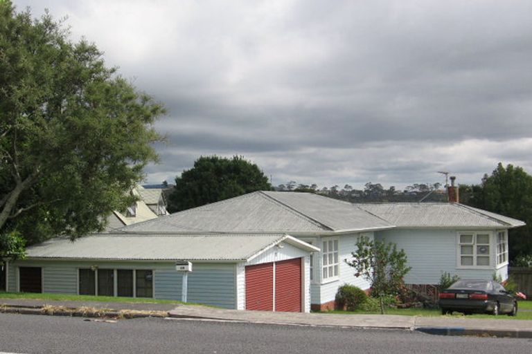 Photo of property in 28 Archibald Road, Kelston, Auckland, 0602