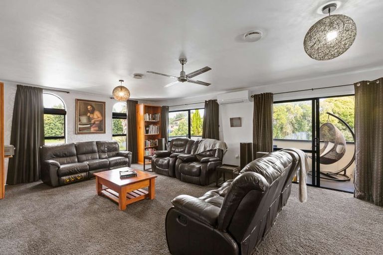 Photo of property in 16 Rossiter Avenue, Waiuku, 2123