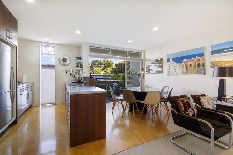 Photo of property in Habitat Apartments, 6/31 Byron Avenue, Takapuna, Auckland, 0622
