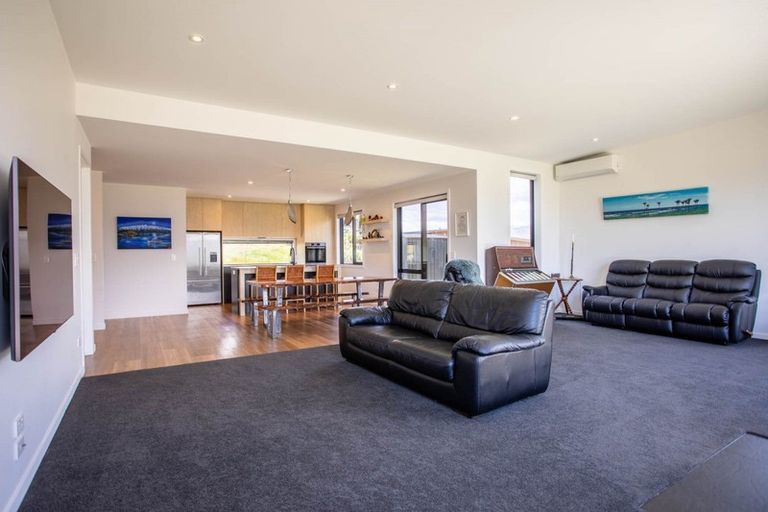 Photo of property in 31 Kirimoko Crescent, Wanaka, 9305