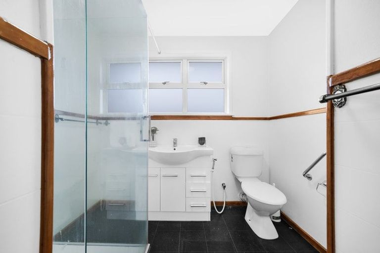 Photo of property in 44 Longburn Road, Henderson, Auckland, 0610