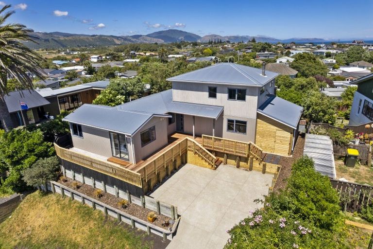 Photo of property in 22 Toru Road, Paraparaumu Beach, Paraparaumu, 5032