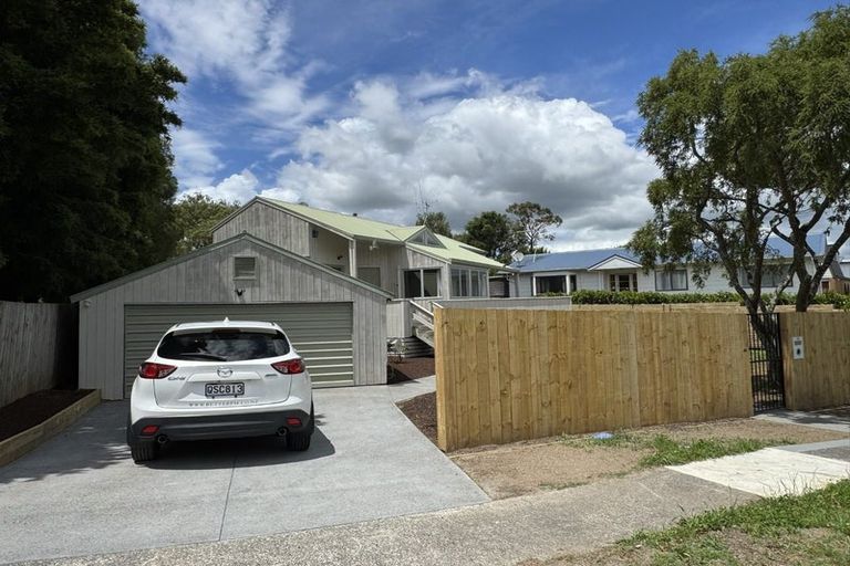 Photo of property in 19 Gilbass Avenue, Hamilton Lake, Hamilton, 3204