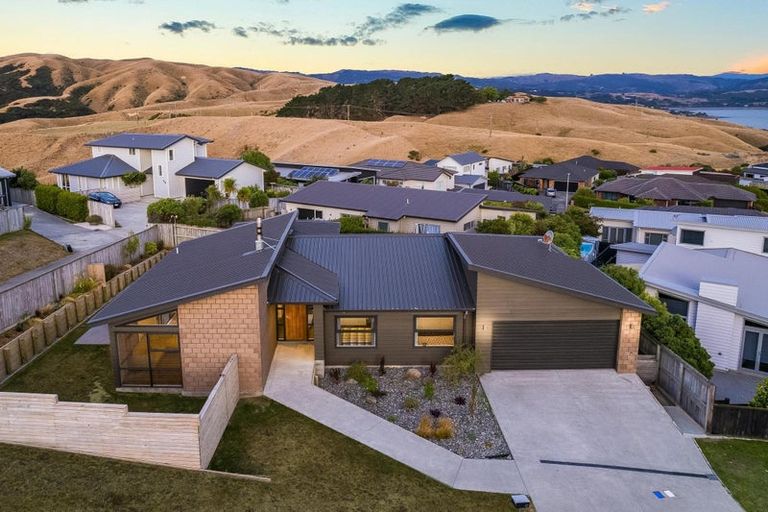 Photo of property in 42 Mo Street, Camborne, Porirua, 5026