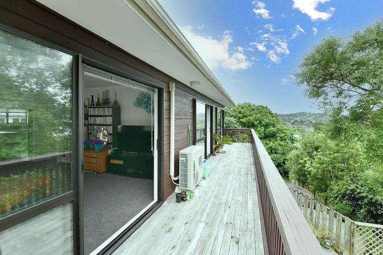 Photo of property in 4b Kathy Terrace, Stanmore Bay, Whangaparaoa, 0932