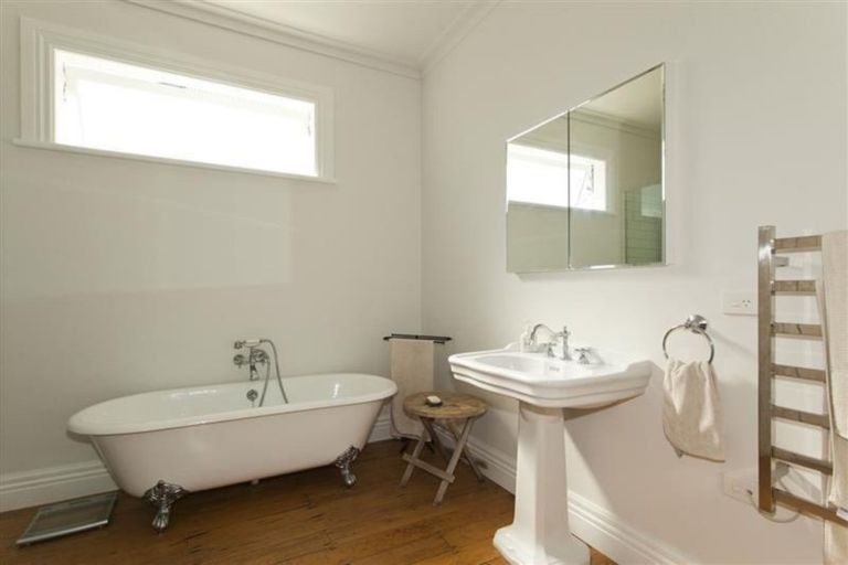 Photo of property in 17 Owens Road, Devonport, Auckland, 0624