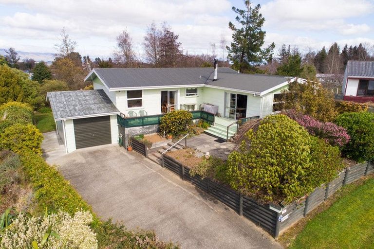 Photo of property in 8 Hau Whiti Place, Kimbolton, 4774