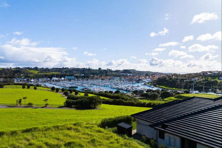 Photo of property in 7 Waimaki Way, Gulf Harbour, Whangaparaoa, 0930
