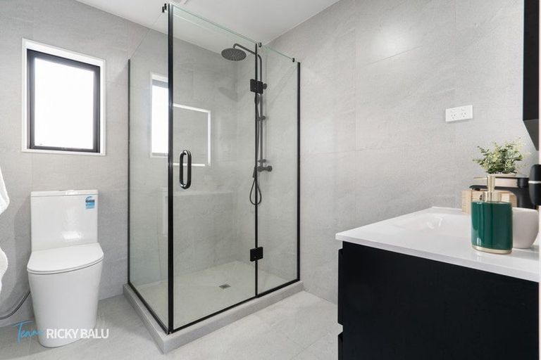 Photo of property in 43a Mirrabooka Avenue, Botany Downs, Auckland, 2010