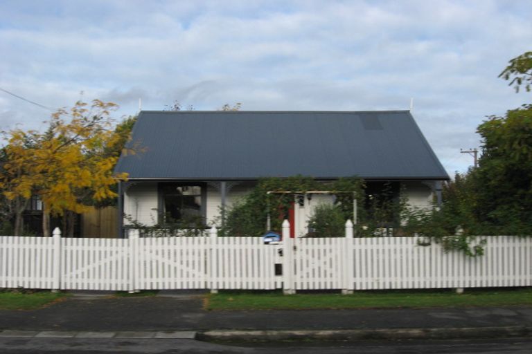 Photo of property in 33 Vagues Road, Northcote, Christchurch, 8052