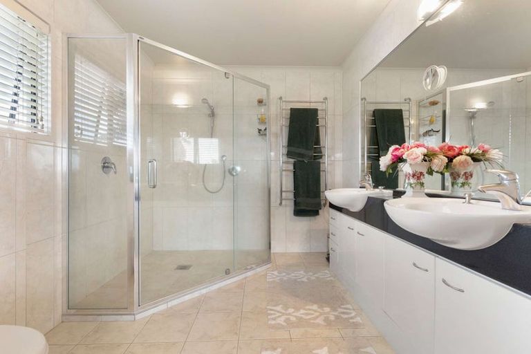 Photo of property in 115 Gravatt Road, Papamoa Beach, Papamoa, 3118