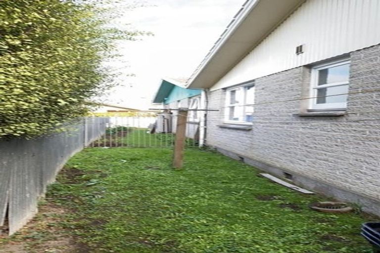 Photo of property in 2/502 Saint Aubyn, Hastings, 4122