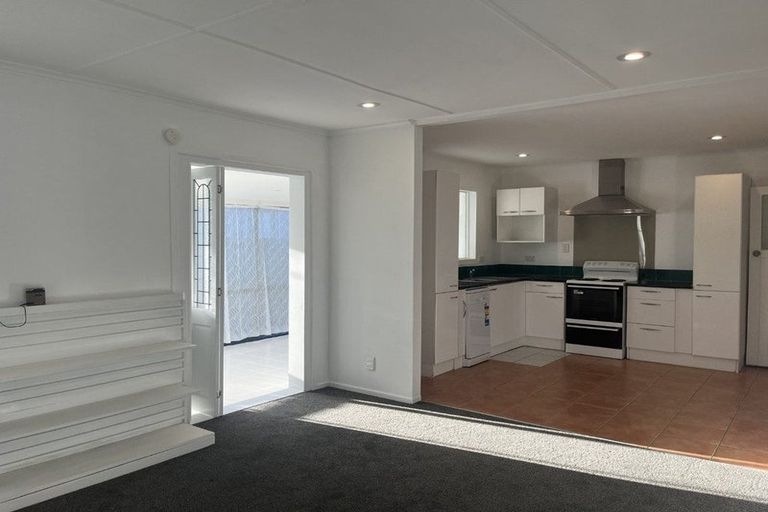 Photo of property in 24 Croydon Road, New Lynn, Auckland, 0600