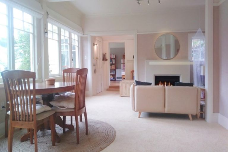 Photo of property in 30 Waitohu Road, York Bay, Lower Hutt, 5013