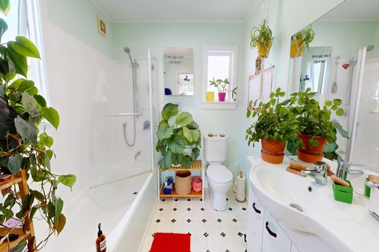 Photo of property in 5 Emerson Street, Berhampore, Wellington, 6023