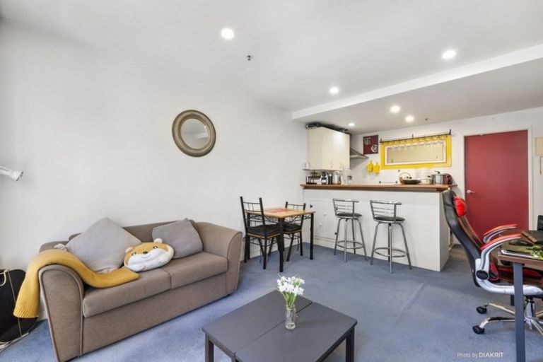 Photo of property in Terrace Heights Apartments, 5b/163 The Terrace, Wellington Central, Wellington, 6011