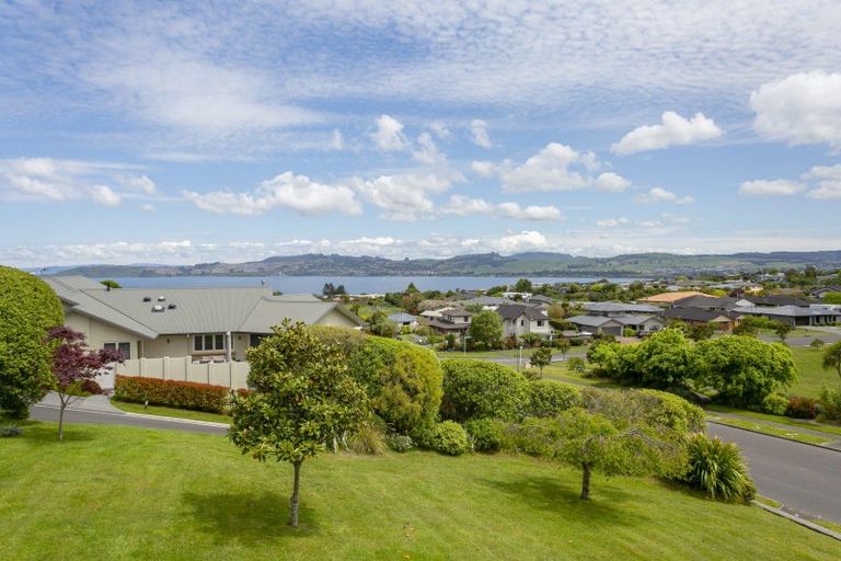 Photo of property in 24 Botanical Heights Drive, Waipahihi, Taupo, 3330