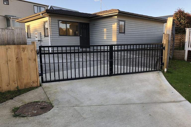 Photo of property in 115a Ennis Avenue, Pakuranga Heights, Auckland, 2010