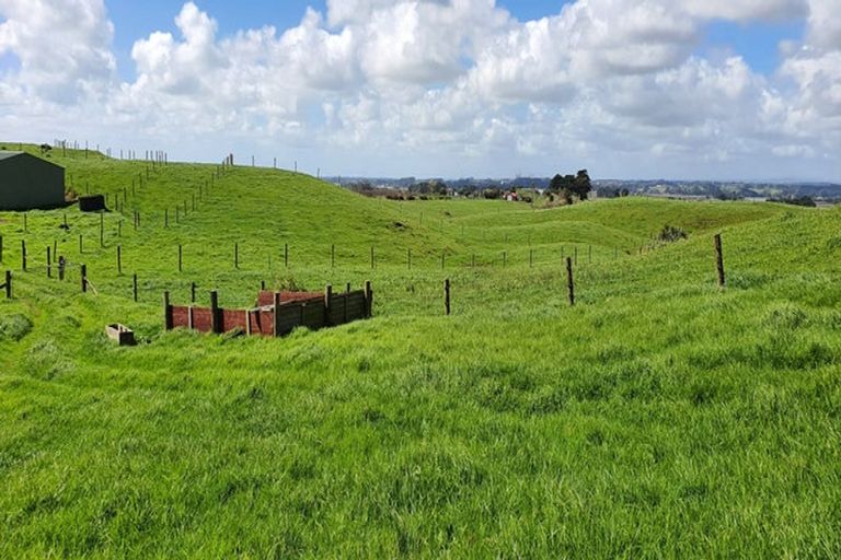 Photo of property in 247 Kaihau Road, Karioitahi, Waiuku, 2683