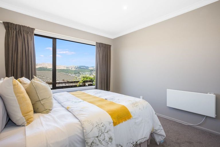 Photo of property in 123 Te Puia Drive, Aotea, Porirua, 5024