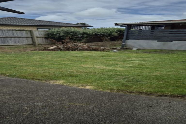 Photo of property in 3 Owens Road, Waiuku, 2123