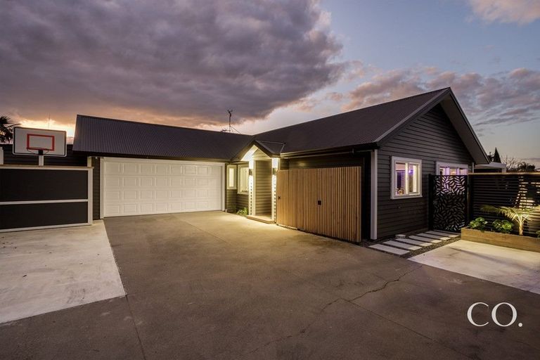 Photo of property in 28 Araroa Place, Papamoa Beach, Papamoa, 3118