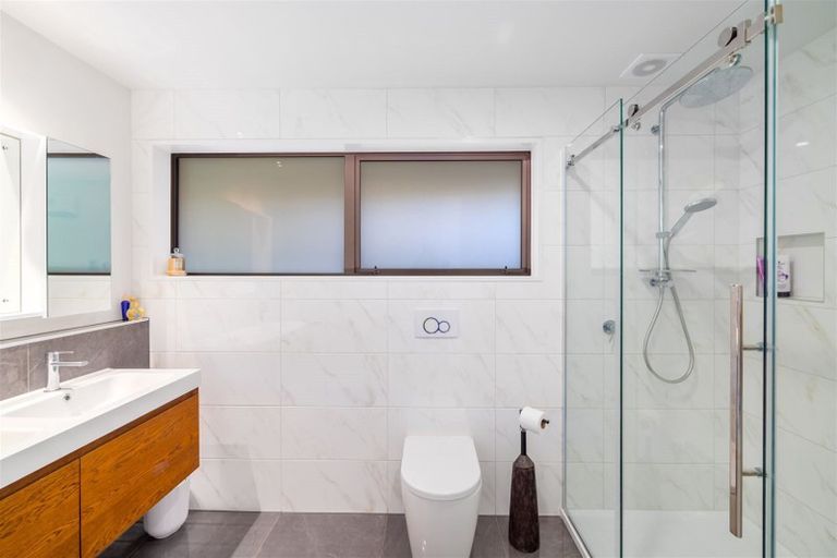 Photo of property in 237 Fifield Terrace, Opawa, Christchurch, 8023