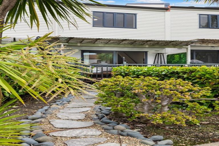 Photo of property in 3/21 Armoy Drive, East Tamaki, Auckland, 2016