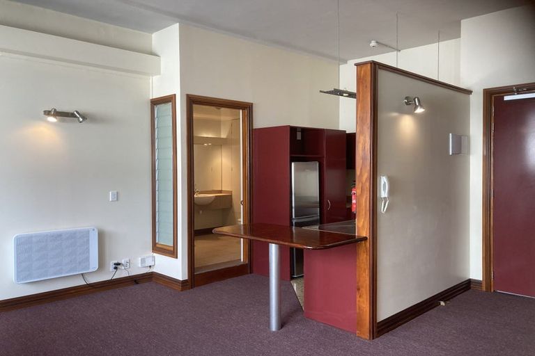 Photo of property in Pirie Street Townhouses, 28/35 Pirie Street, Mount Victoria, Wellington, 6011