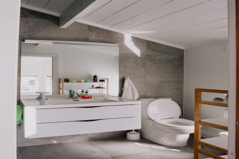 Photo of property in 32 Talavera Terrace, Kelburn, Wellington, 6012