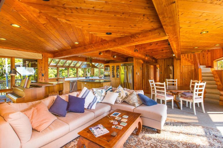 Photo of property in 39 Whaanga Road, Raglan, 3297