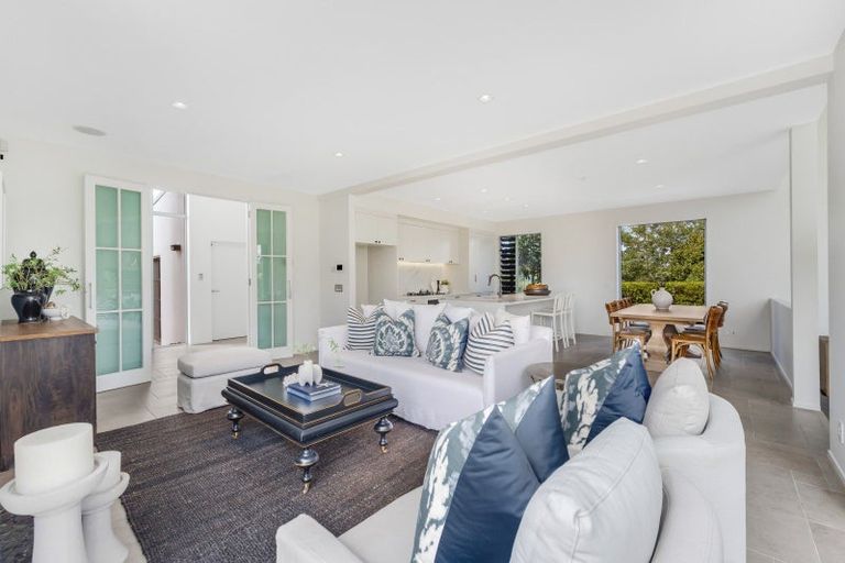 Photo of property in 122 Brownhill Road, Whitford, Manurewa, 2576