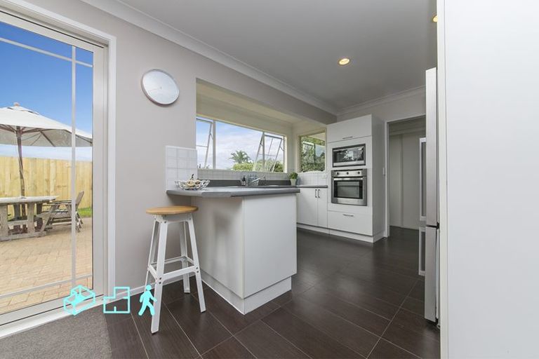 Photo of property in 11 Sunny Crescent, Huapai, Kumeu, 0810