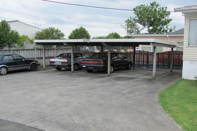 Photo of property in 16 Saint Leonards Road, Kelston, Auckland, 0602