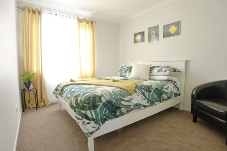 Photo of property in 11 Kauri Drive, Takanini, 2112