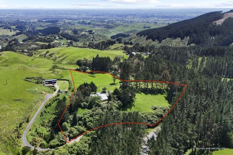 Photo of property in 696 Pahiatua Aokautere Road, Aokautere, Palmerston North, 4471