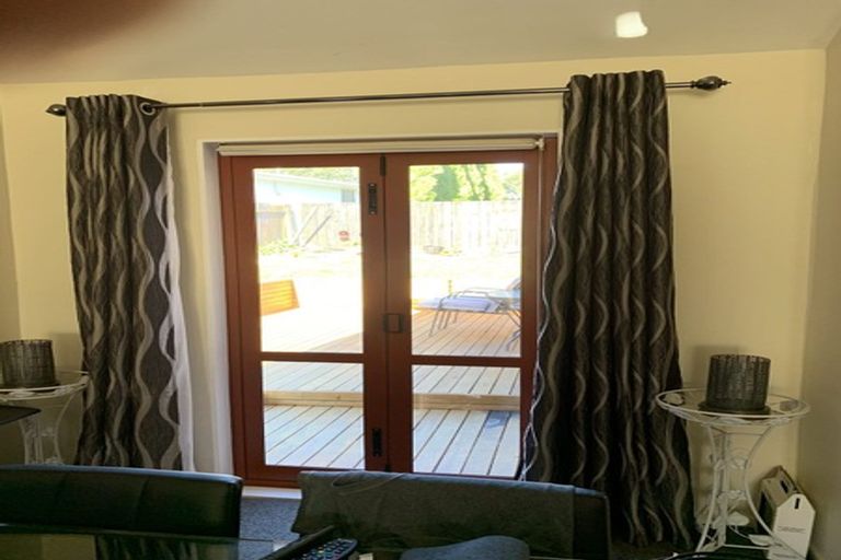 Photo of property in 11 Ali Place, Ranui, Auckland, 0612