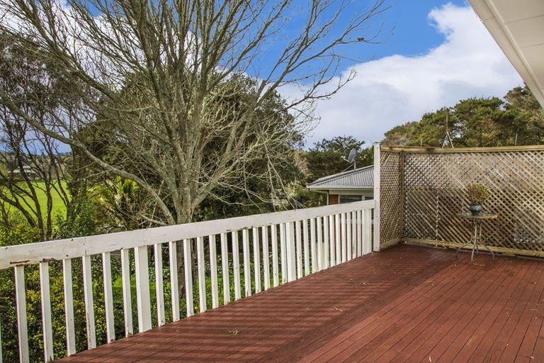 Photo of property in 23 Waverley Avenue, Glenfield, Auckland, 0629