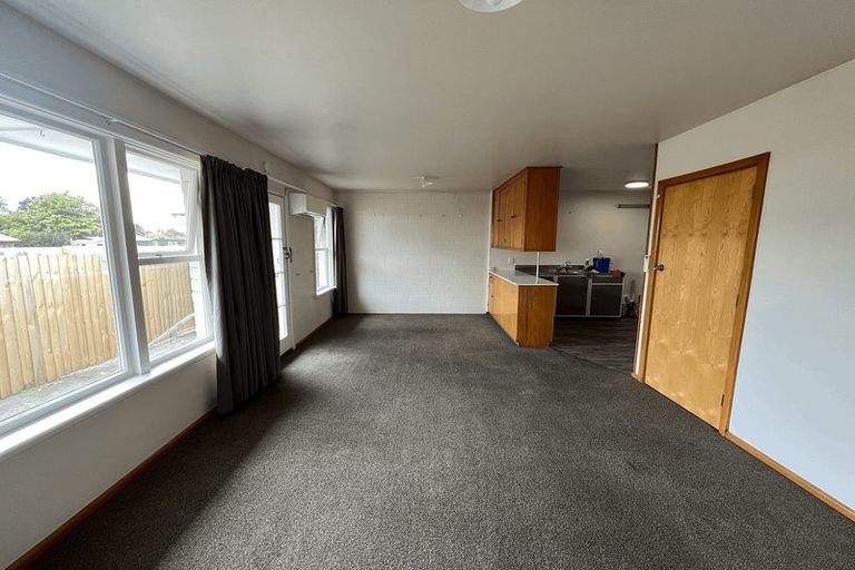 Photo of property in 5/7c Curletts Road, Sockburn, Christchurch, 8042