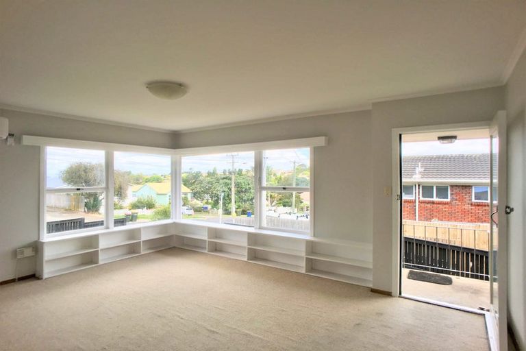 Photo of property in 1/54 Northboro Road, Belmont, Auckland, 0622