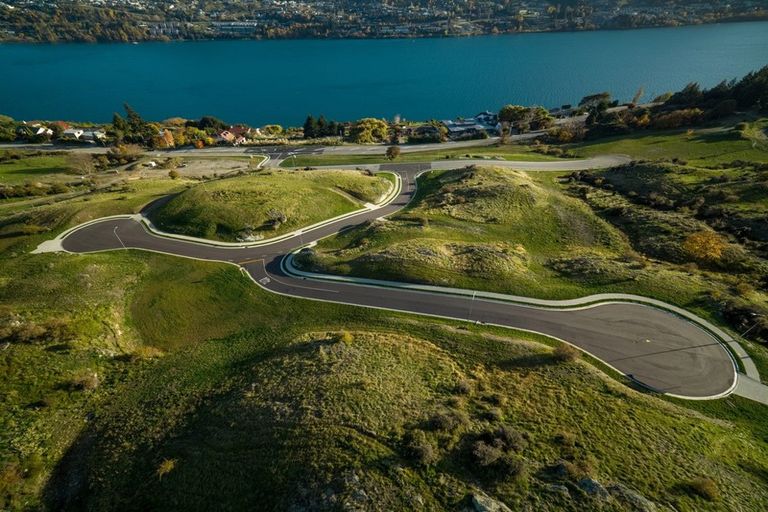 Photo of property in 5 Red Deer Rise, Kelvin Heights, Queenstown, 9300