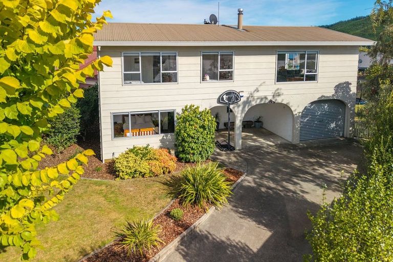 Photo of property in 4 Lord Auckland Road, Wakefield, 7025