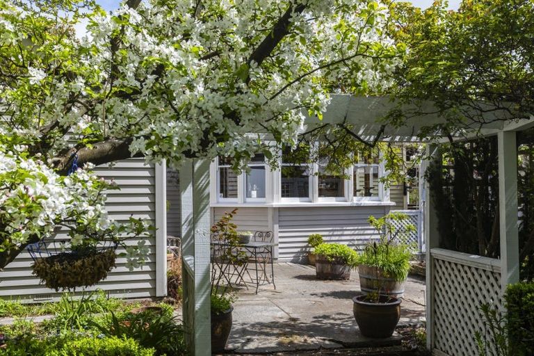 Photo of property in 86 Colombo Street, Beckenham, Christchurch, 8023