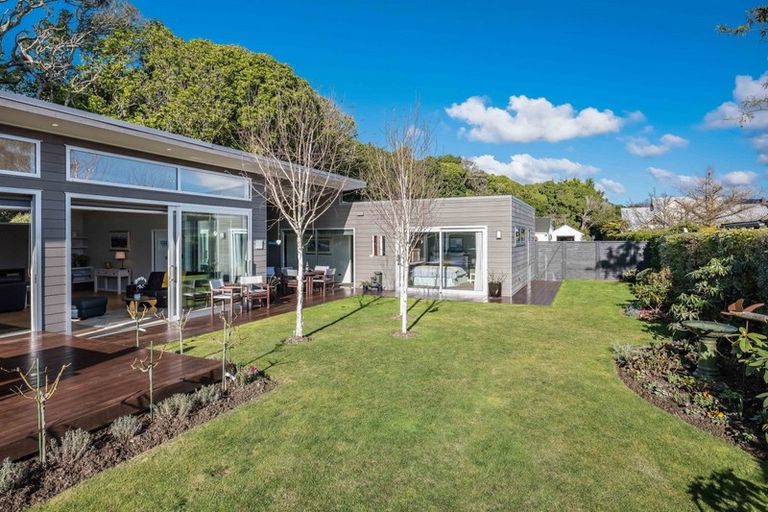 Photo of property in 74 Nimmo Avenue East, Waikanae, 5036