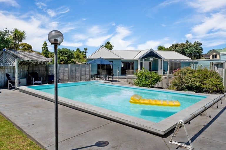Photo of property in 86 Manly Street, Paraparaumu Beach, Paraparaumu, 5032