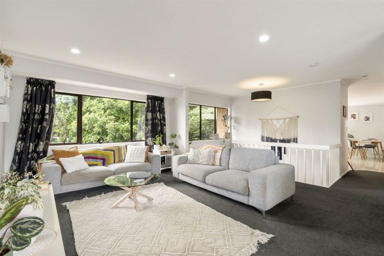 Photo of property in 2/10 Tiri View Place, Waiake, Auckland, 0630