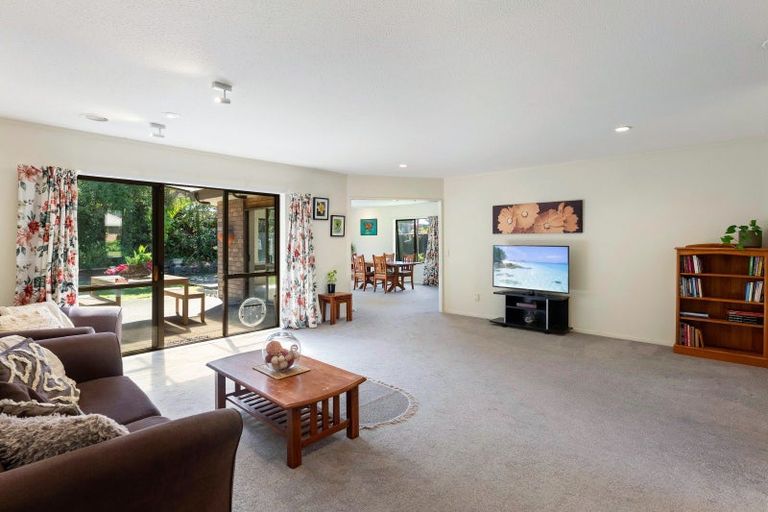 Photo of property in 19 Hadleigh Court, Paraparaumu, 5032